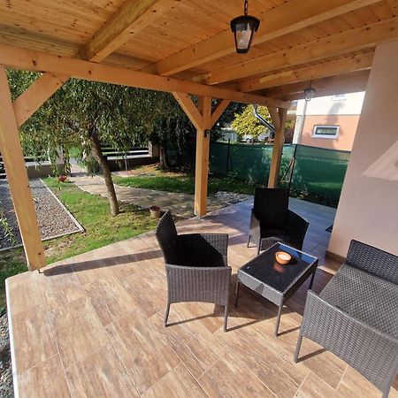 Pipacs Apartmanhaz Harkan Exterior foto