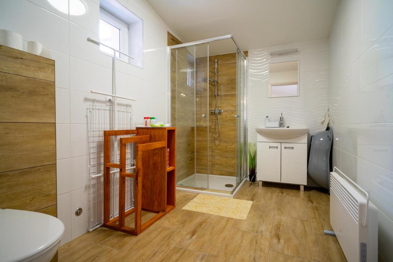 Pipacs Apartmanhaz Harkan Exterior foto